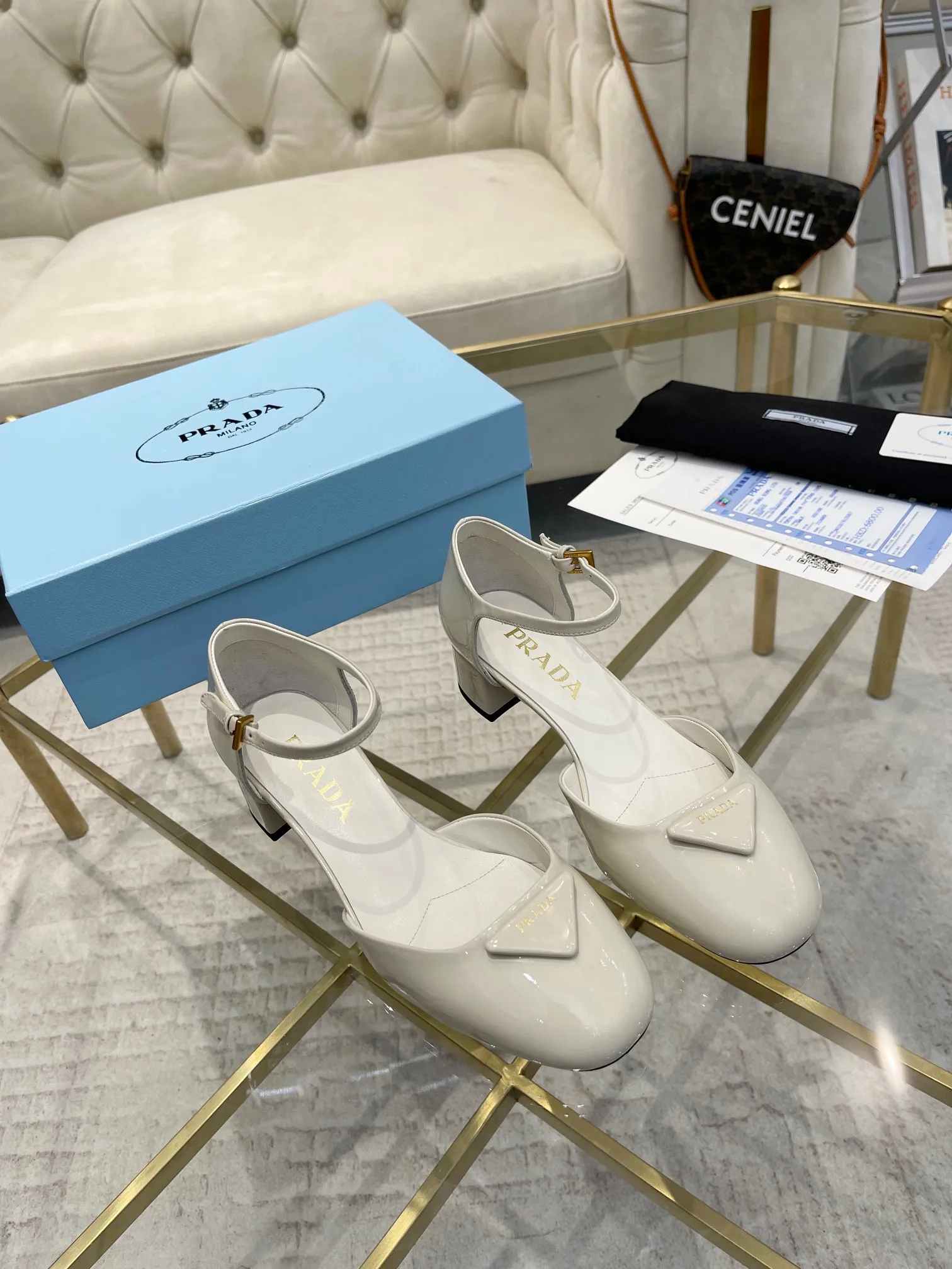 👟👟Ex-factory price 560👟👟 (imitation leather bottom-20) PRADA 👉Ready stock👈Remove the original plate and make a 1:1 replica‼ ️The highest version 👌2024Prada early spring catwalk celebrity hot style 😘The latest spring style thick heel series (genuine leather sole) (simulated leather sole) goddess must-have super beautiful on the feet 👉The upper is made of imported cow patent leather, soft and textured, lining + foot pads, imported sheepskin lining, breathable and comfortable, reverse molded brand buckle, heel height 4.5M, size 35M-39M (34 40 4142 Custom-made (no returns or exchanges)